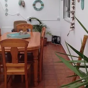 Kaktus Beach House Albergue
